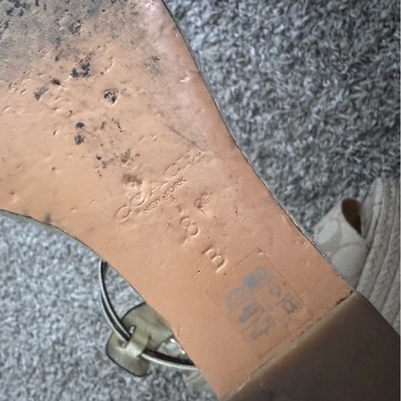 Coach Leah signature print wedge gold Size 8 - Picture 7 of 10